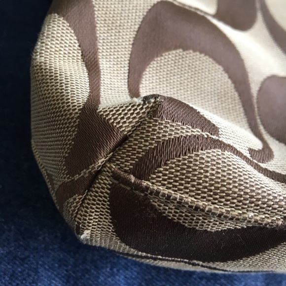 Coach Signature medium sized shoulder bag - Picture 3 of 9